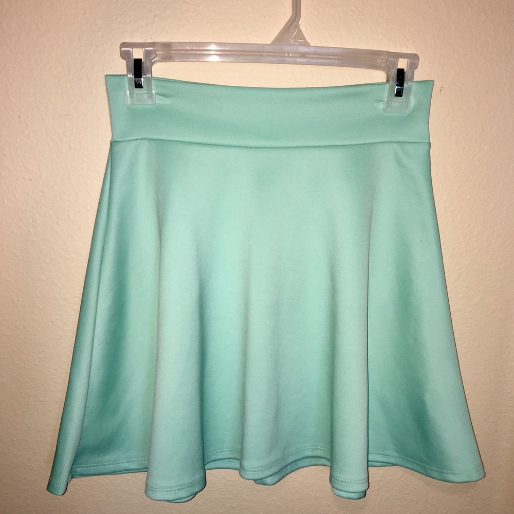 👗 Mint Green Skater Skirt - Flowy